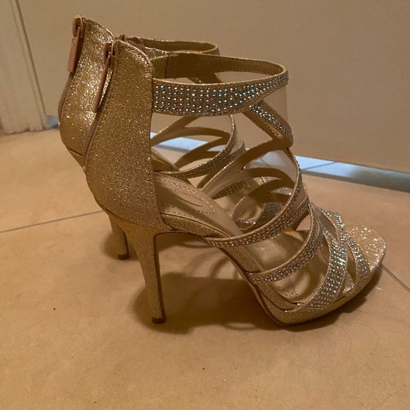 *NEW & NEVER WORN* Silver & Gold Heels - Picture 3 of 6